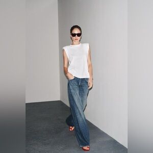 Zara sleeveless shoulder pad T-shirt white L